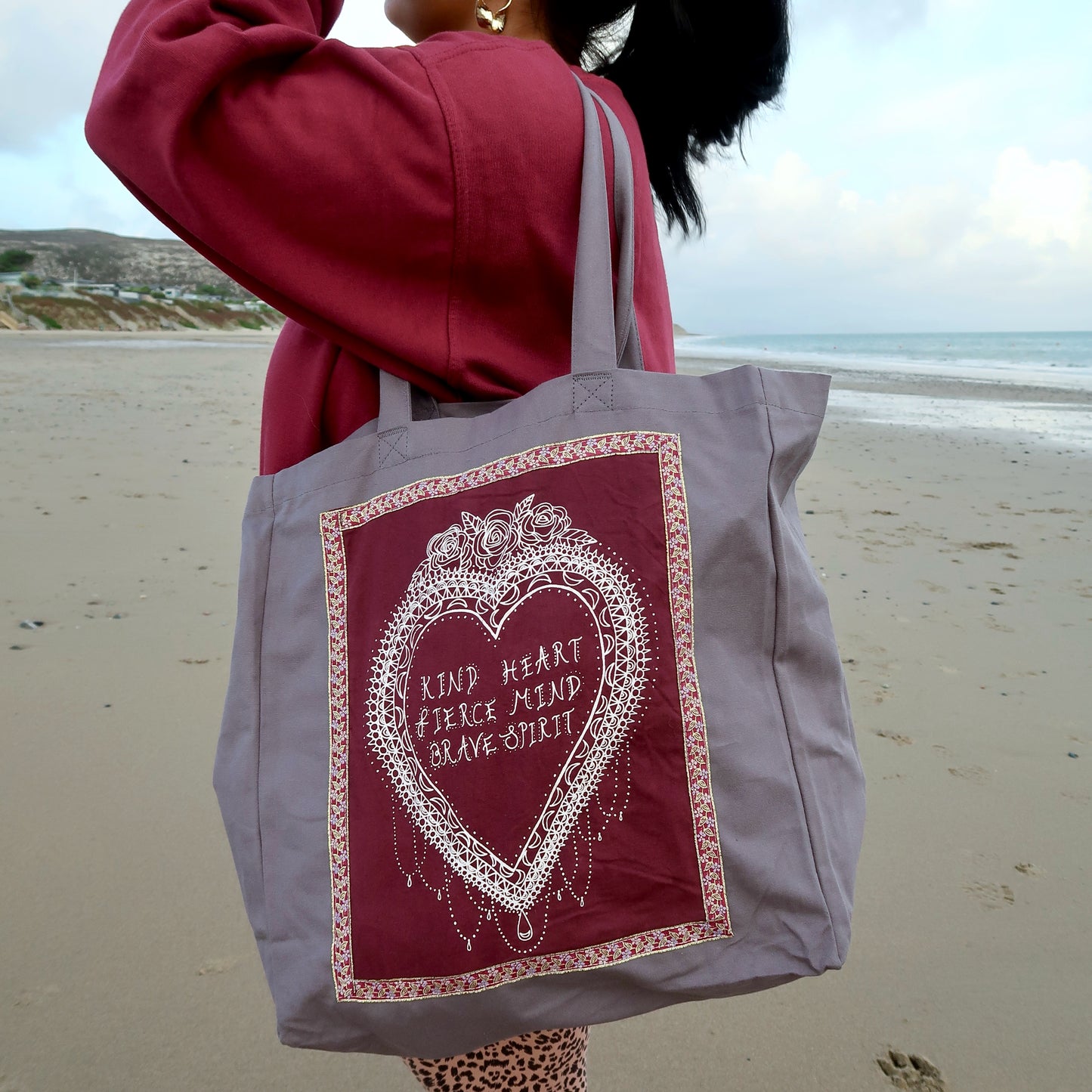 kind heart, fierce mind, brave spirit tote bag - burgundy