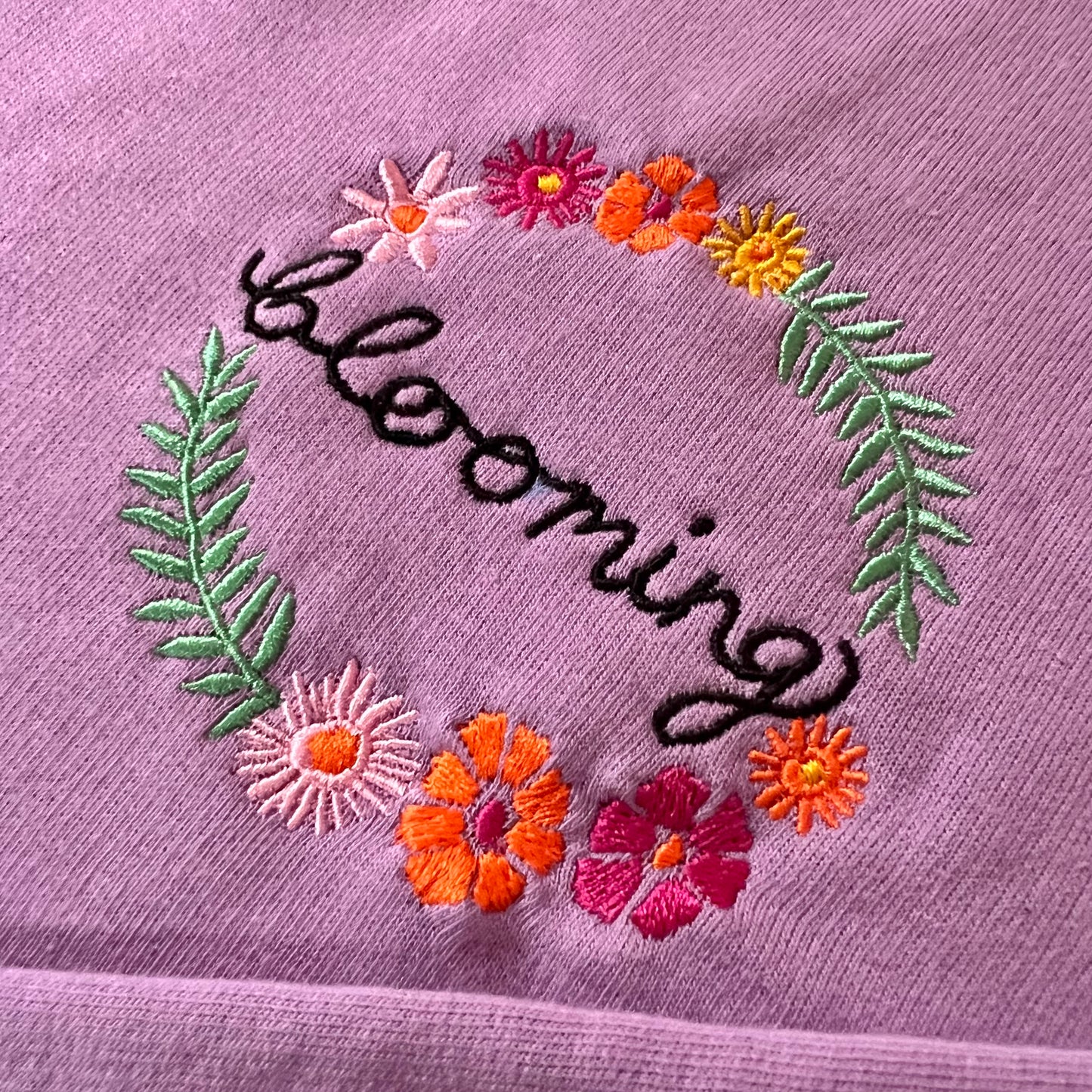 blooming embroidered hoodie - lilac