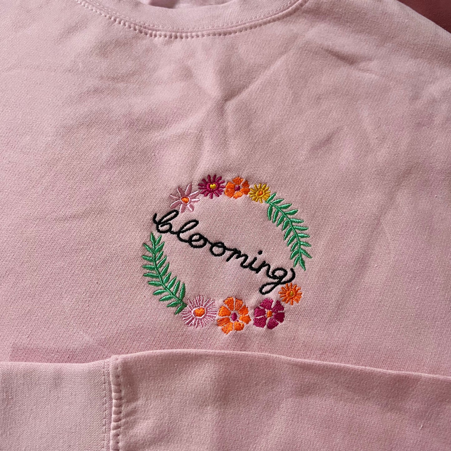 blooming embroidered sweatshirt - baby pink