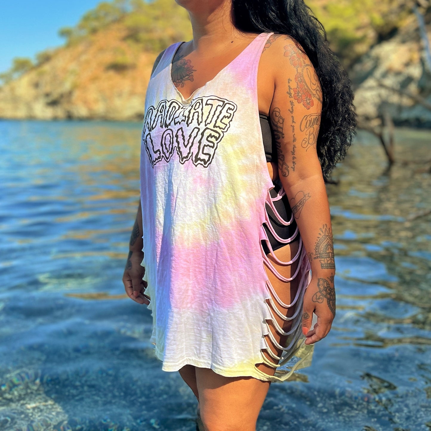 radiate love tie-dye pastel fade - side slash top