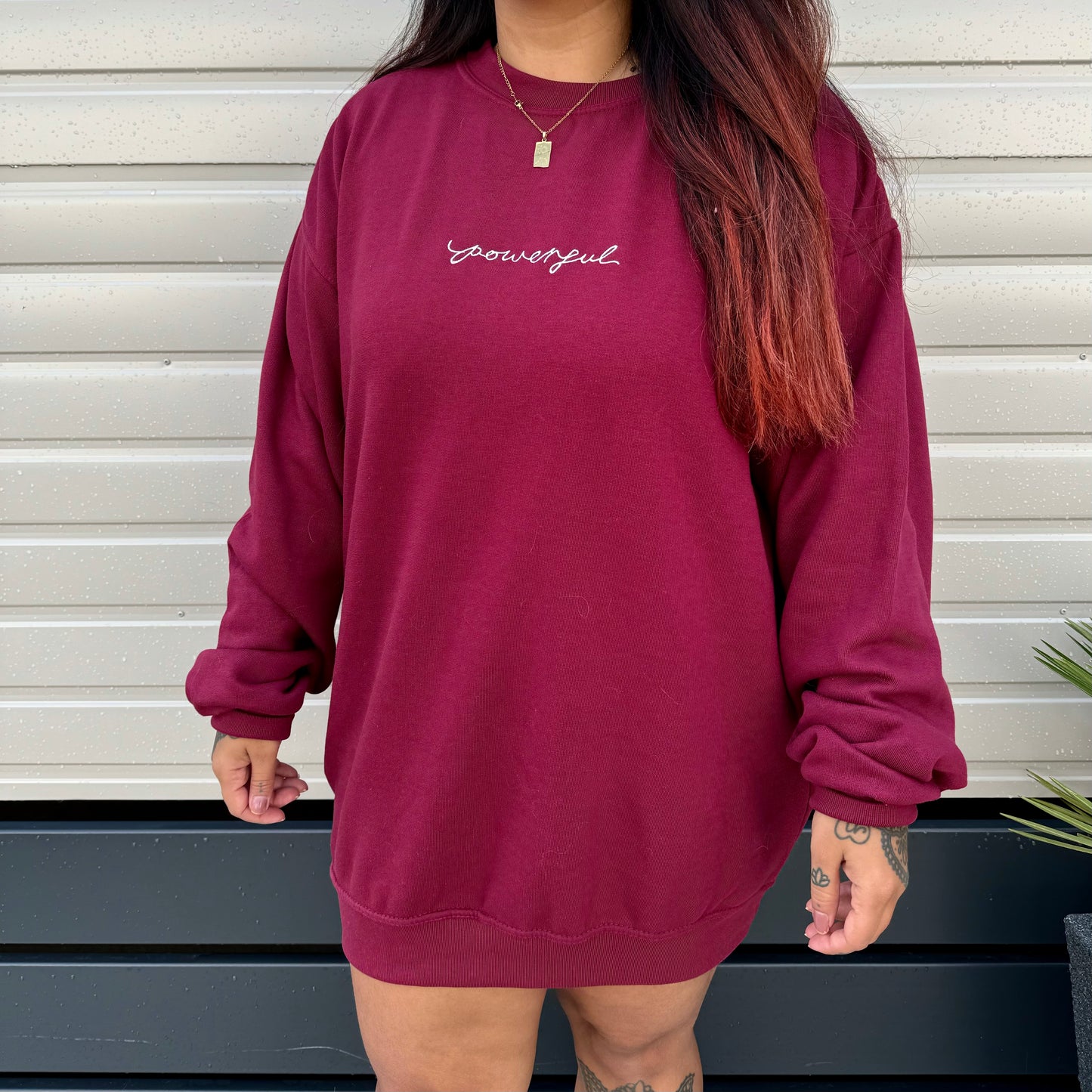 powerful embroidered sweatshirt - burgundy