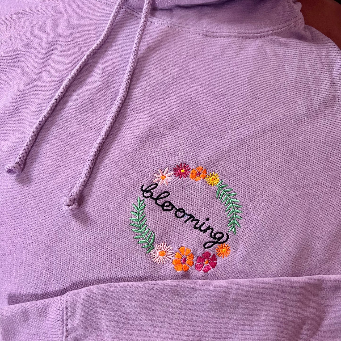 blooming embroidered hoodie - lilac