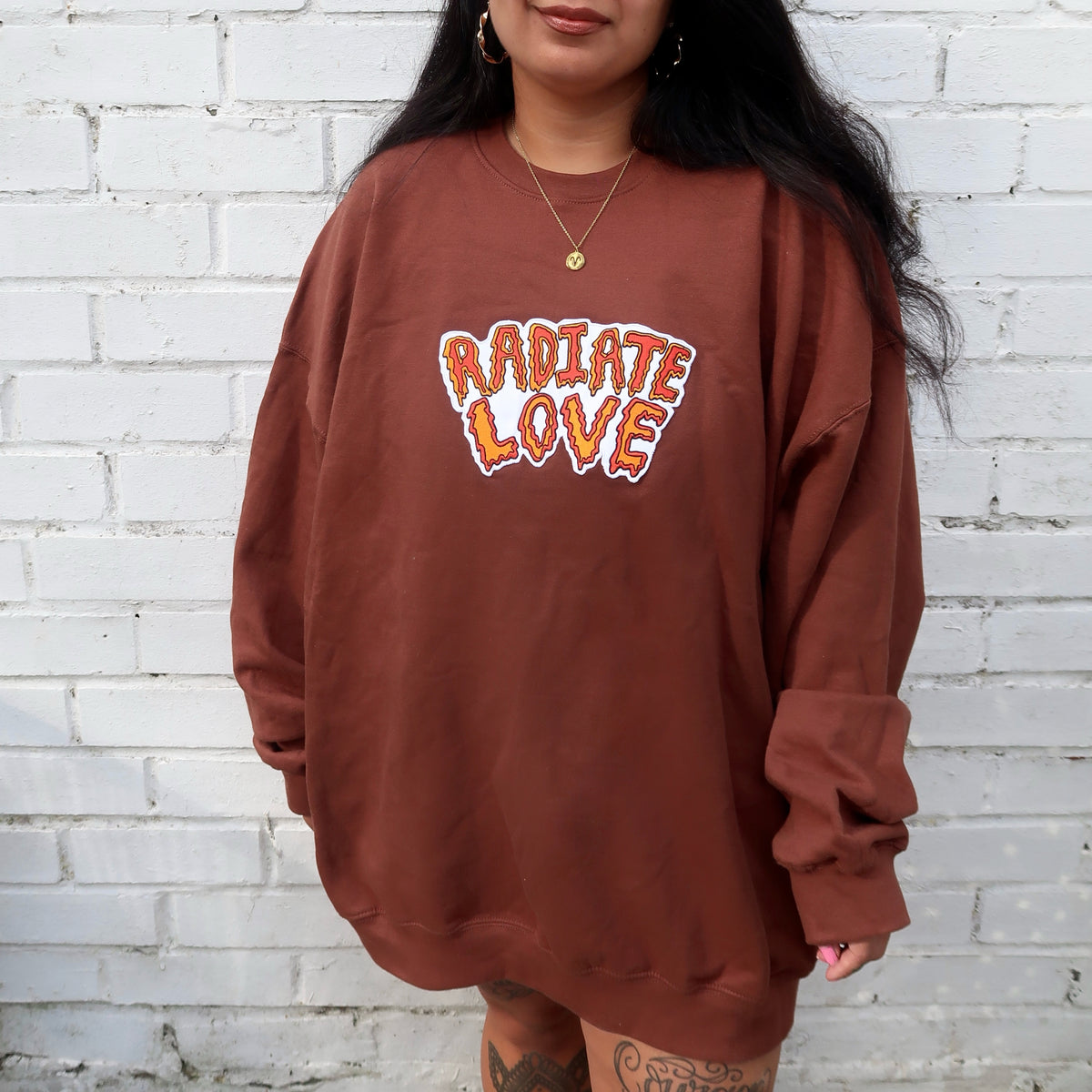 radiate love embroidered sweatshirt - chocolate