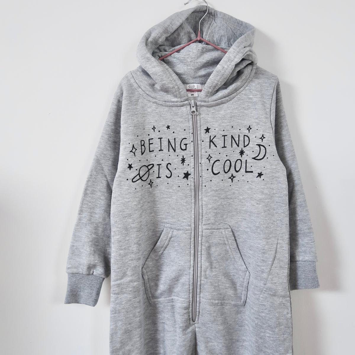 being kind is cool - kids onesie - grey