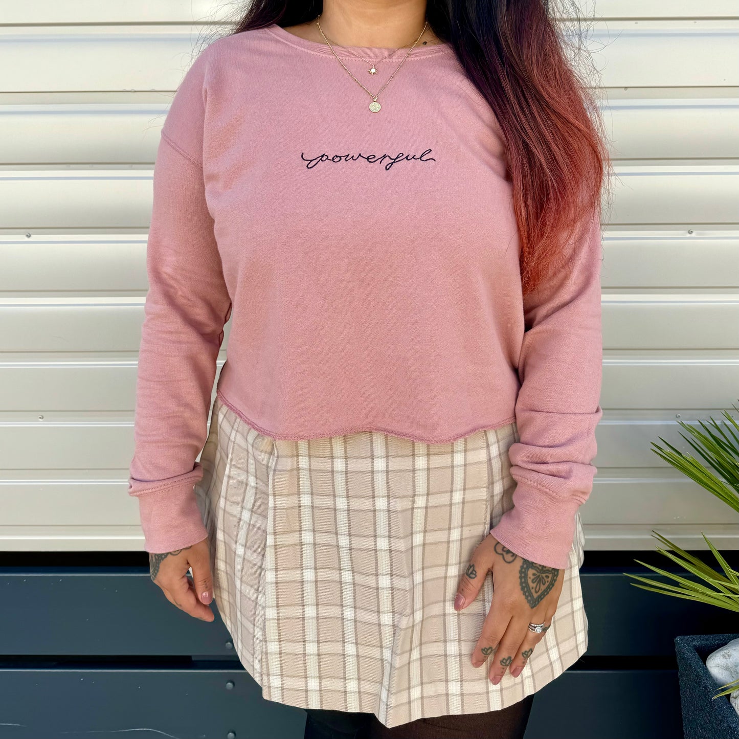 powerful embroidered crop sweatshirt - dusky pink