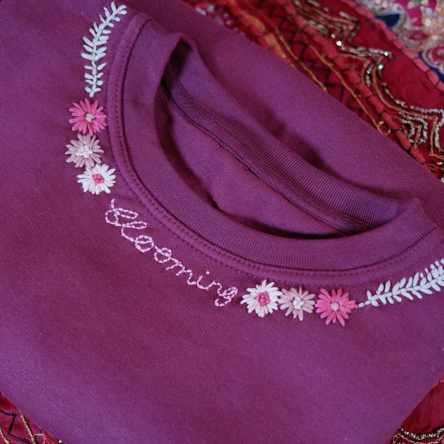 blooming hand-embroidered sweatshirt - burgundy