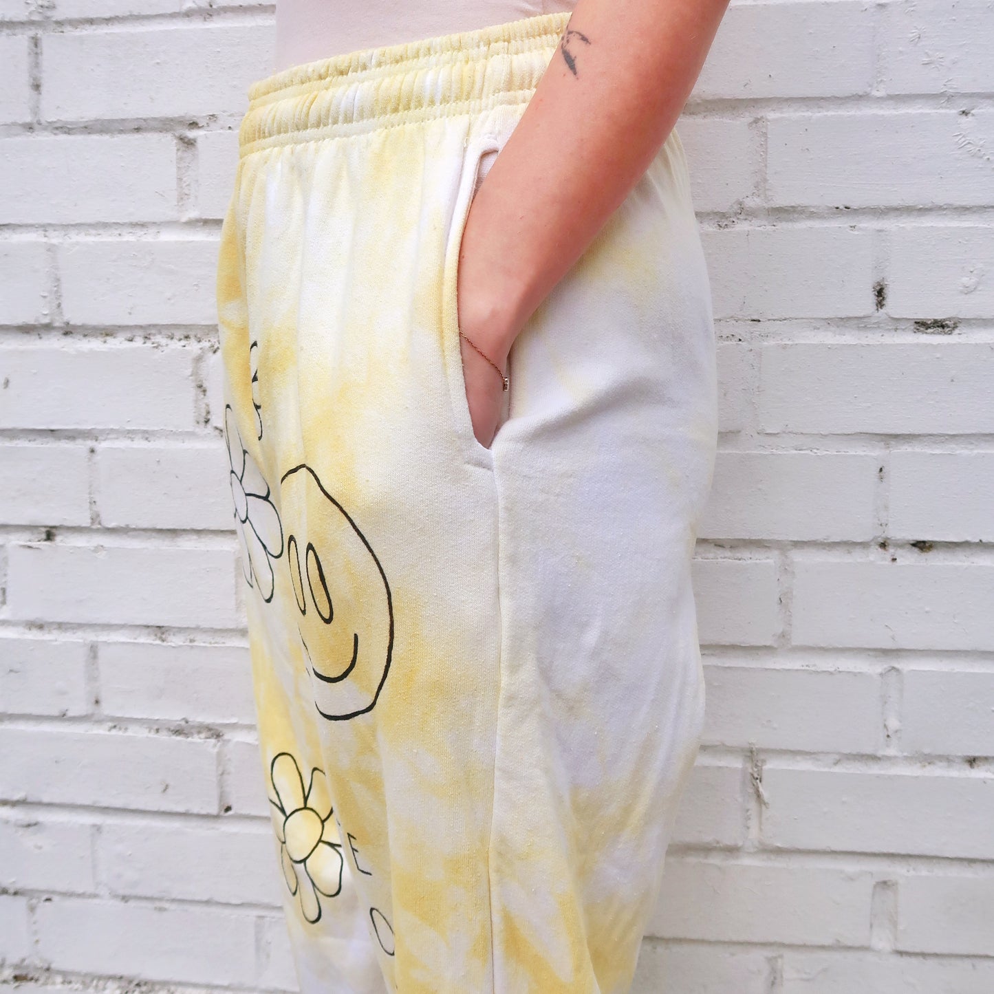 hippie heart tie dye lounge pants - yellow
